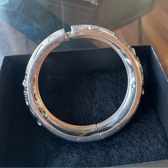 Handcraft Sliver Bracelet with the bling - Picture 4 of 10